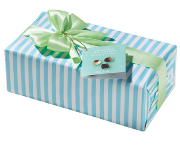 Schachtel mit Geschenkpapier und Schleife Blau-Weiß (250g)